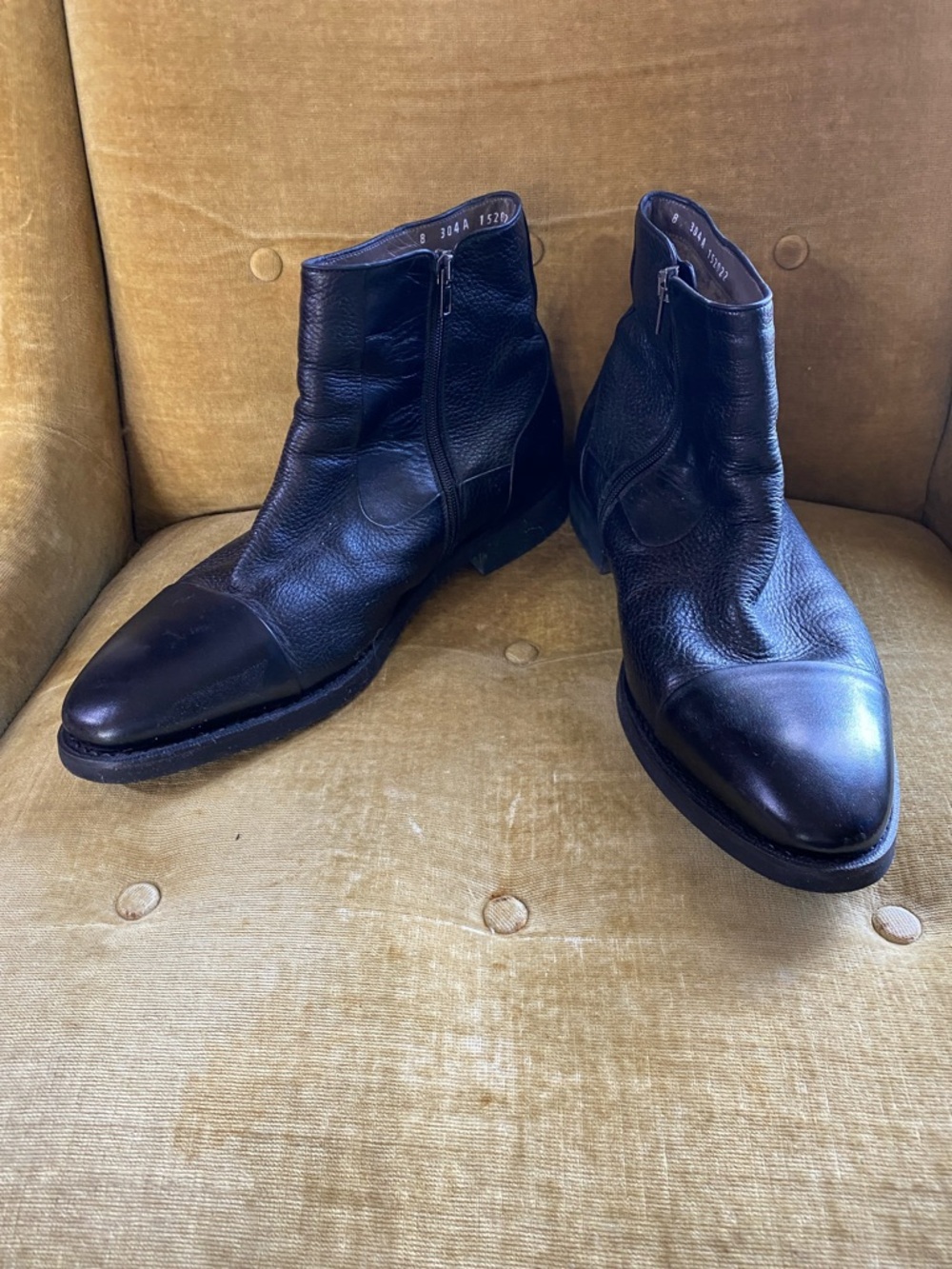 Vibram sheepskin lined black boots, size 8 , men’s